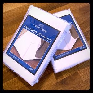 Twin bed skirt in white